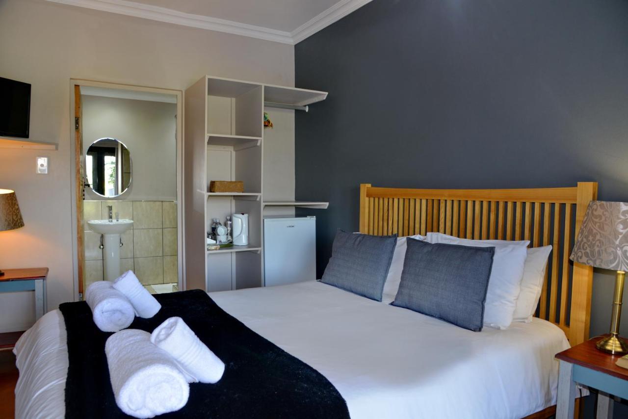 Annie'S Boutique Guesthouse And Garden Spa Хартбееспоорт Екстериор снимка