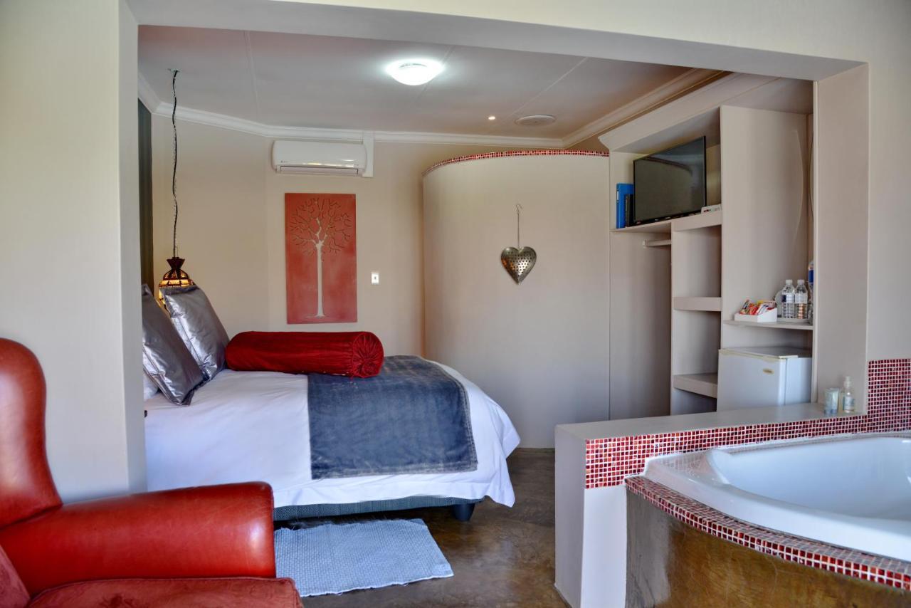 Annie'S Boutique Guesthouse And Garden Spa Хартбееспоорт Екстериор снимка