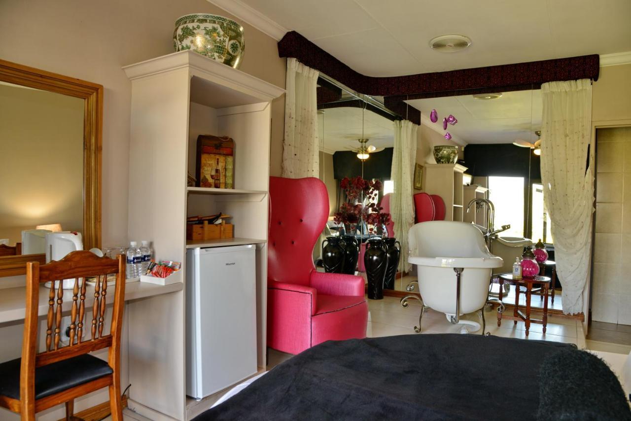 Annie'S Boutique Guesthouse And Garden Spa Хартбееспоорт Екстериор снимка
