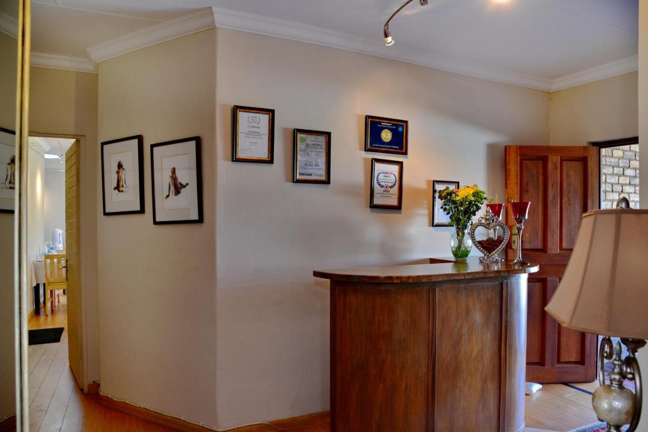 Annie'S Boutique Guesthouse And Garden Spa Хартбееспоорт Екстериор снимка