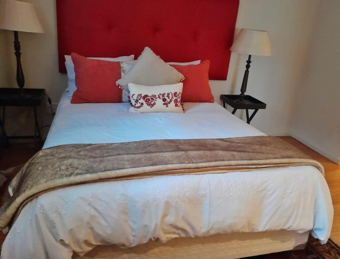 Annie'S Boutique Guesthouse And Garden Spa Хартбееспоорт Екстериор снимка