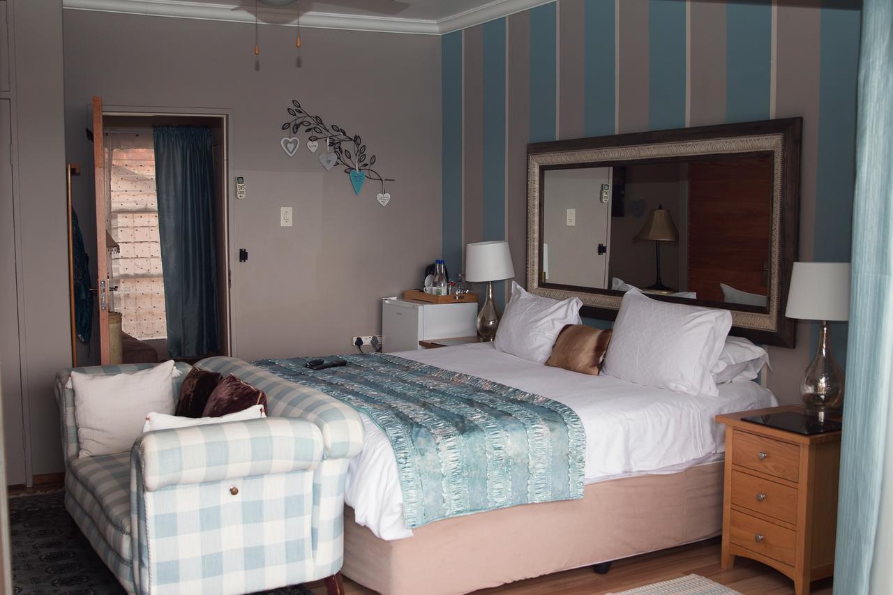 Annie'S Boutique Guesthouse And Garden Spa Хартбееспоорт Екстериор снимка